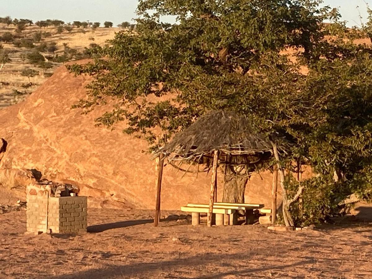 Ozohere Campsite And Himba Village Uis Dış mekan fotoğraf