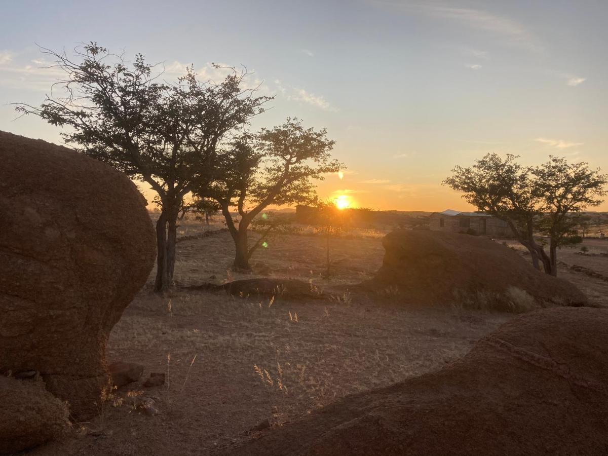 Ozohere Campsite And Himba Village Uis Dış mekan fotoğraf